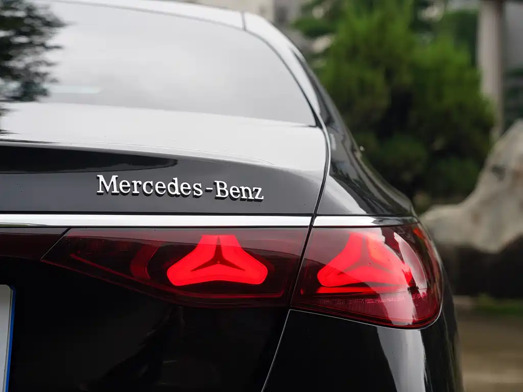Mercedes-Benz E-Class 2024 — фото 13