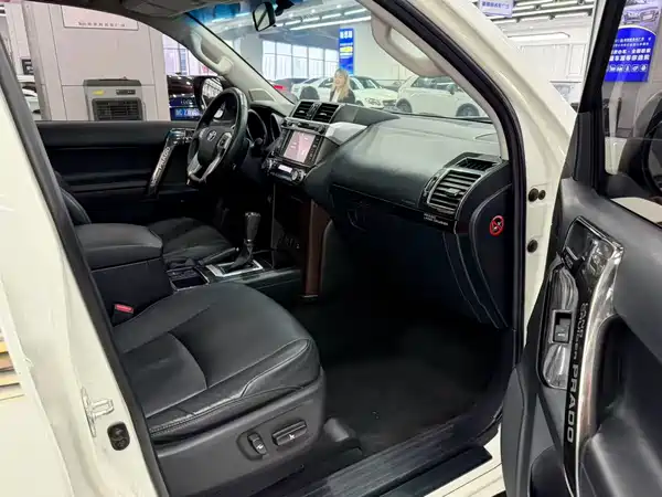 Toyota Prado 2016