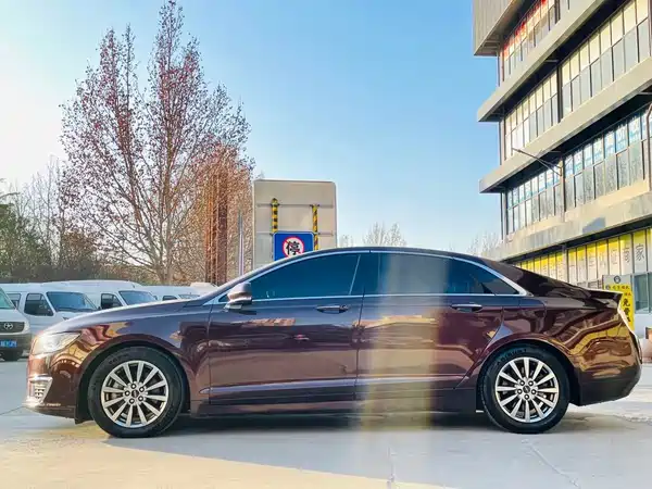 Lincoln MKZ 2019