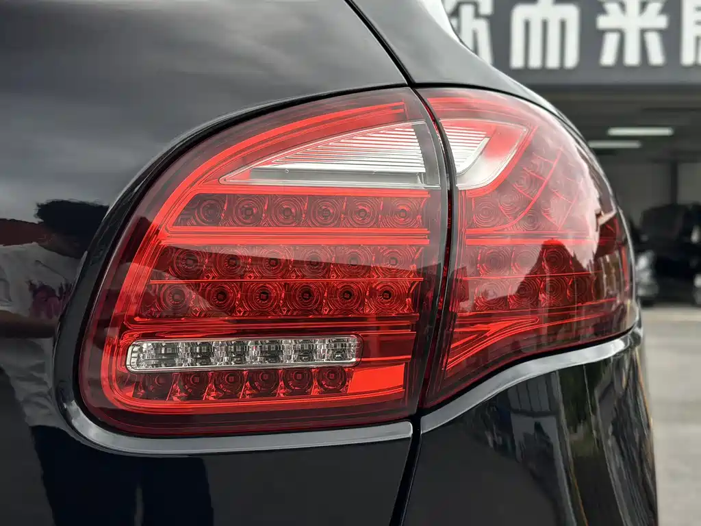Porsche Cayenne 2011