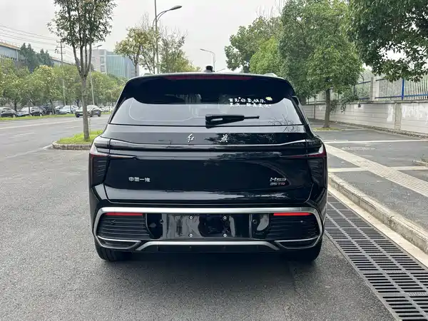 Hongqi HS3 2024