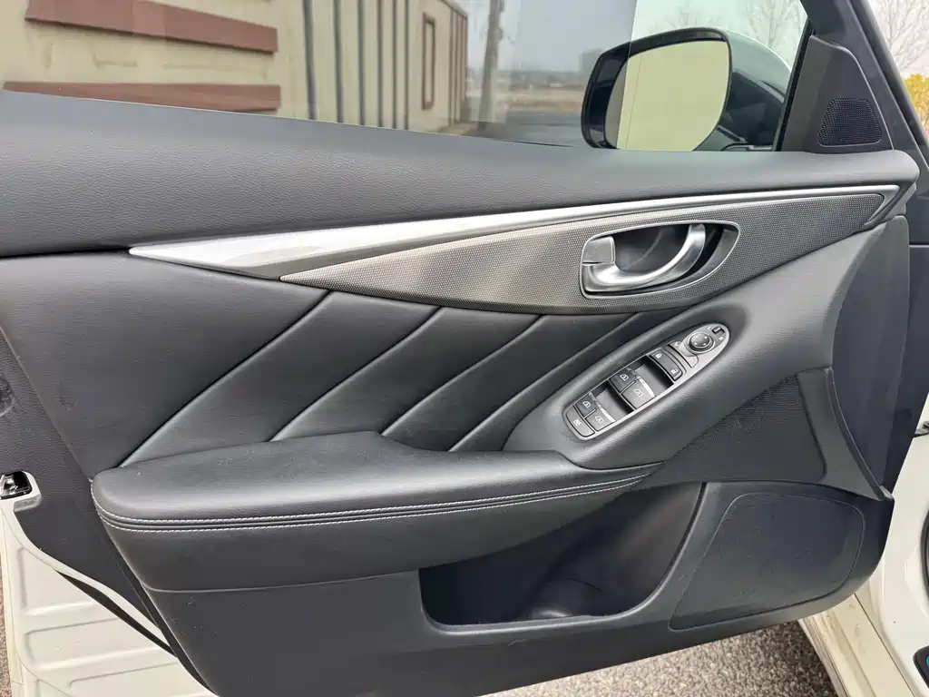 Infiniti Q50L 2015 — фото 13