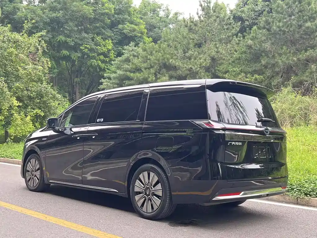 GAC Motor E8 PHEV 2024 — фото 4