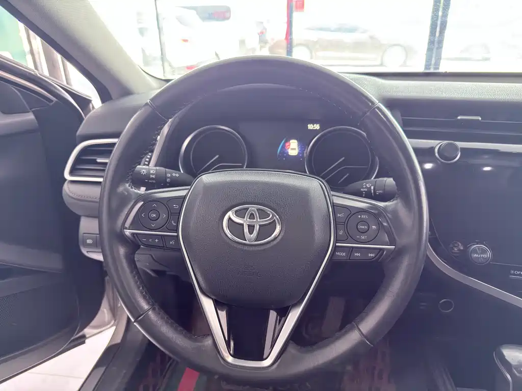 Toyota Camry 2020 — фото 9