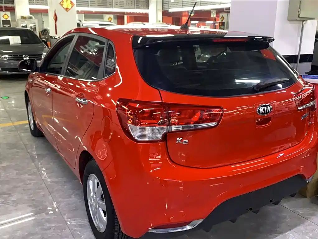 Kia K2 2015 — фото 8