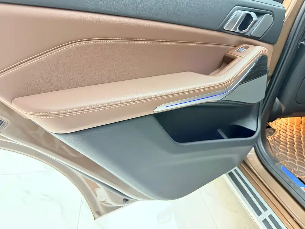BMW X7 2019 — фото 18