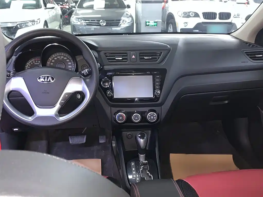 Kia K2 2015 — фото 12