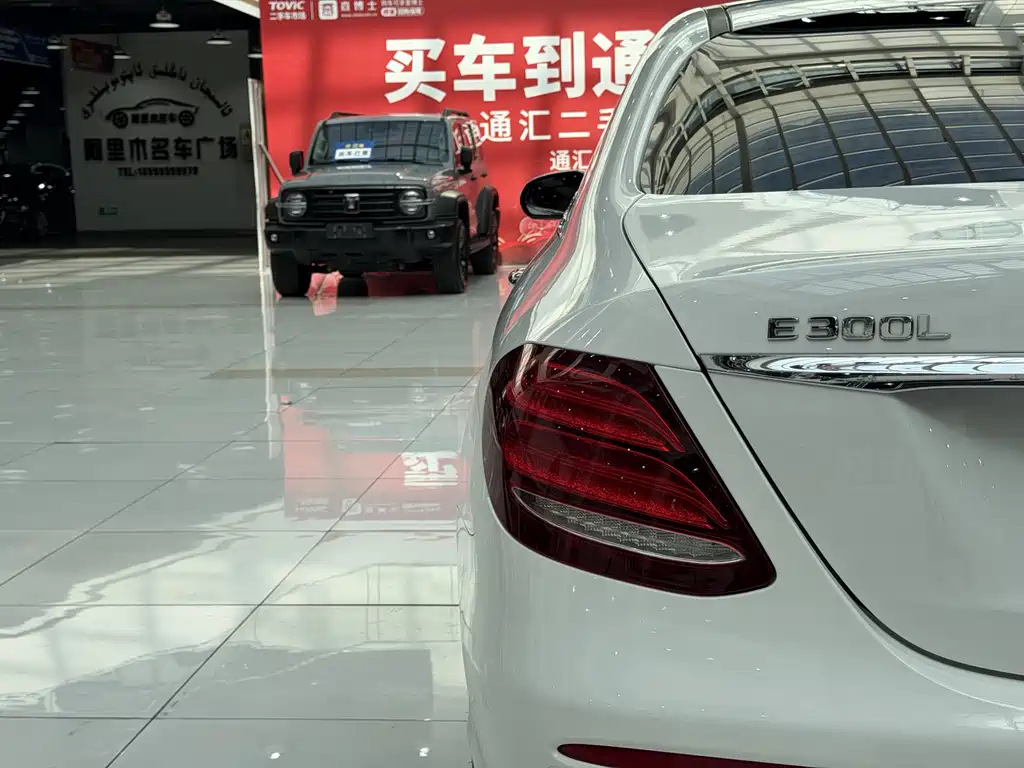 Mercedes-Benz E-Class 2020 — фото 18