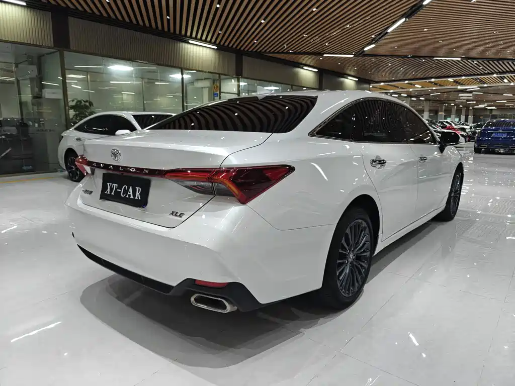 Toyota Avalon 2023 — фото 13