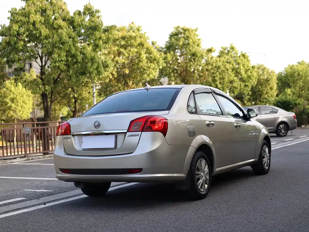 Buick Excelle 2015 — фото 5