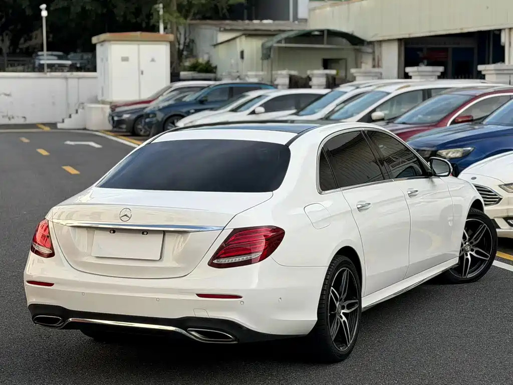 Mercedes-Benz E-Class 2016 — фото 17