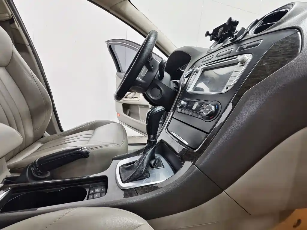 Ford Mondeo Zhisheng 2013 — фото 15