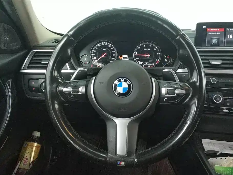 BMW 3 Series 2018 — фото 15