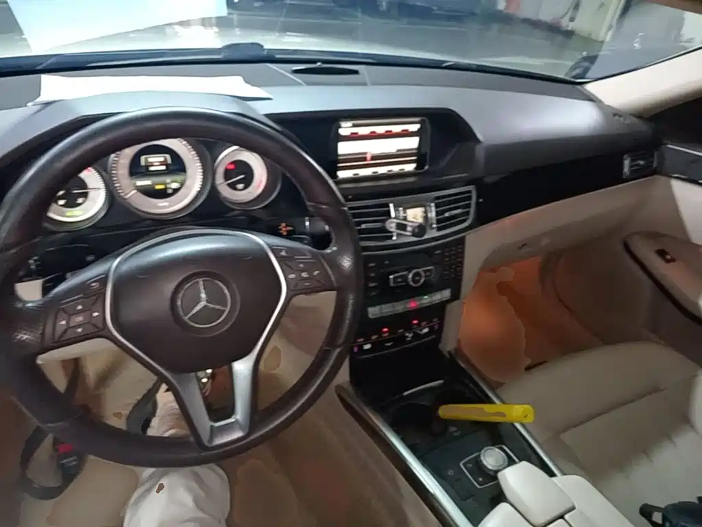 Mercedes-Benz E-Class 2015 — фото 10