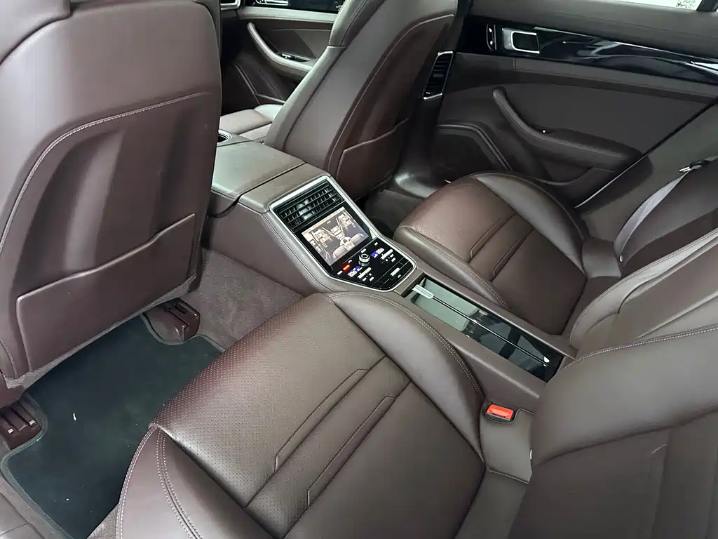 Porsche Panamera 2017 — фото 12