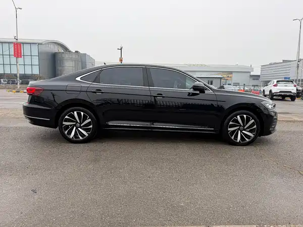 Volkswagen Passat 2024
