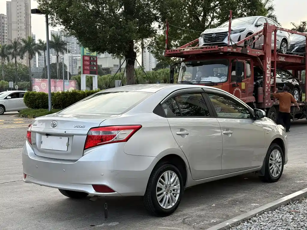 Toyota Vios 2014 — фото 10