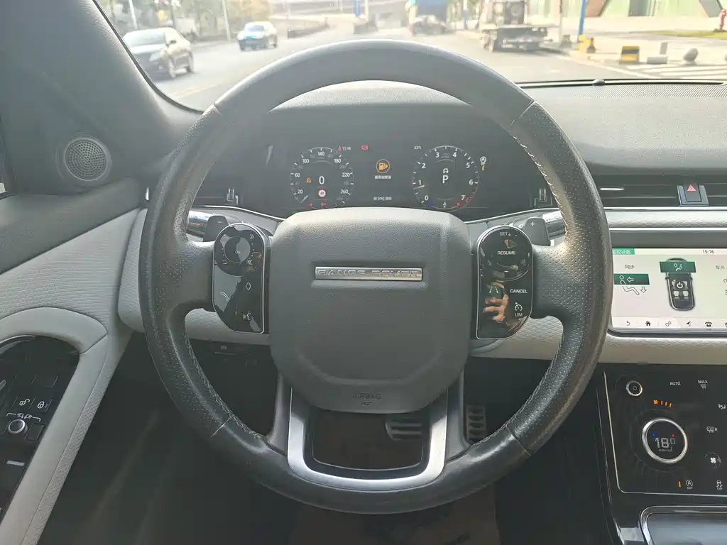 Land Rover Evoque 2021 — фото 12