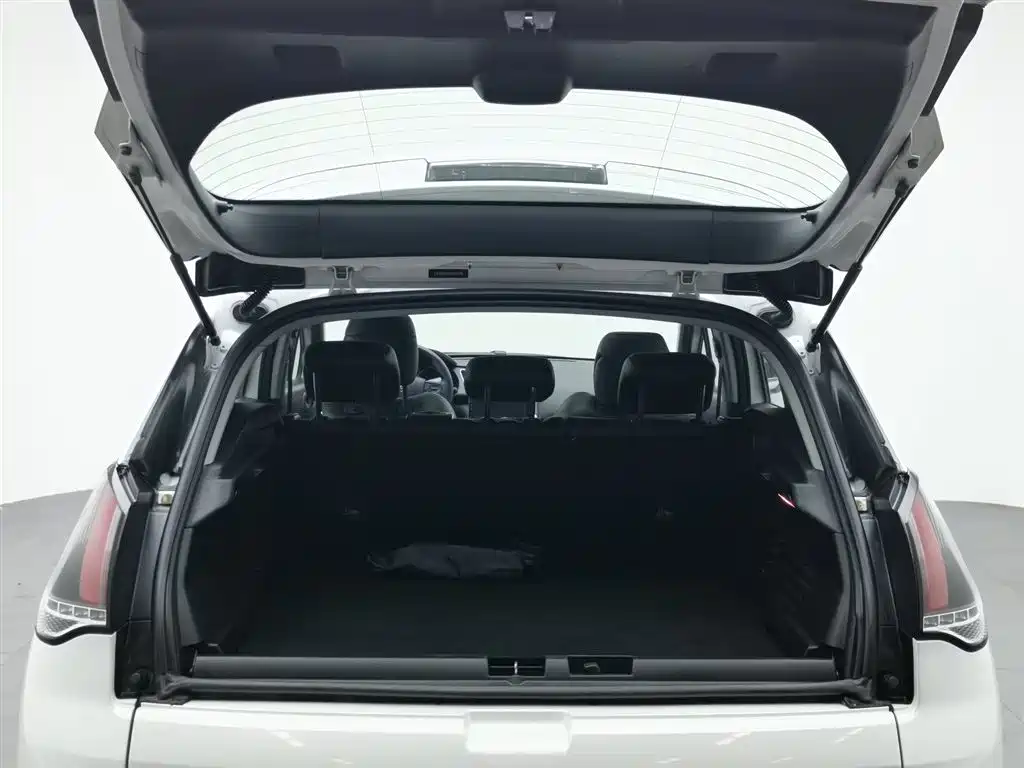 Peugeot 3008 2017 — фото 16