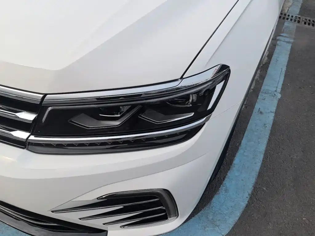 Volkswagen Tiguan L Plug-In Hybrid 2019 — фото 24