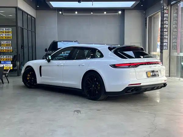 Porsche Panamera 2022