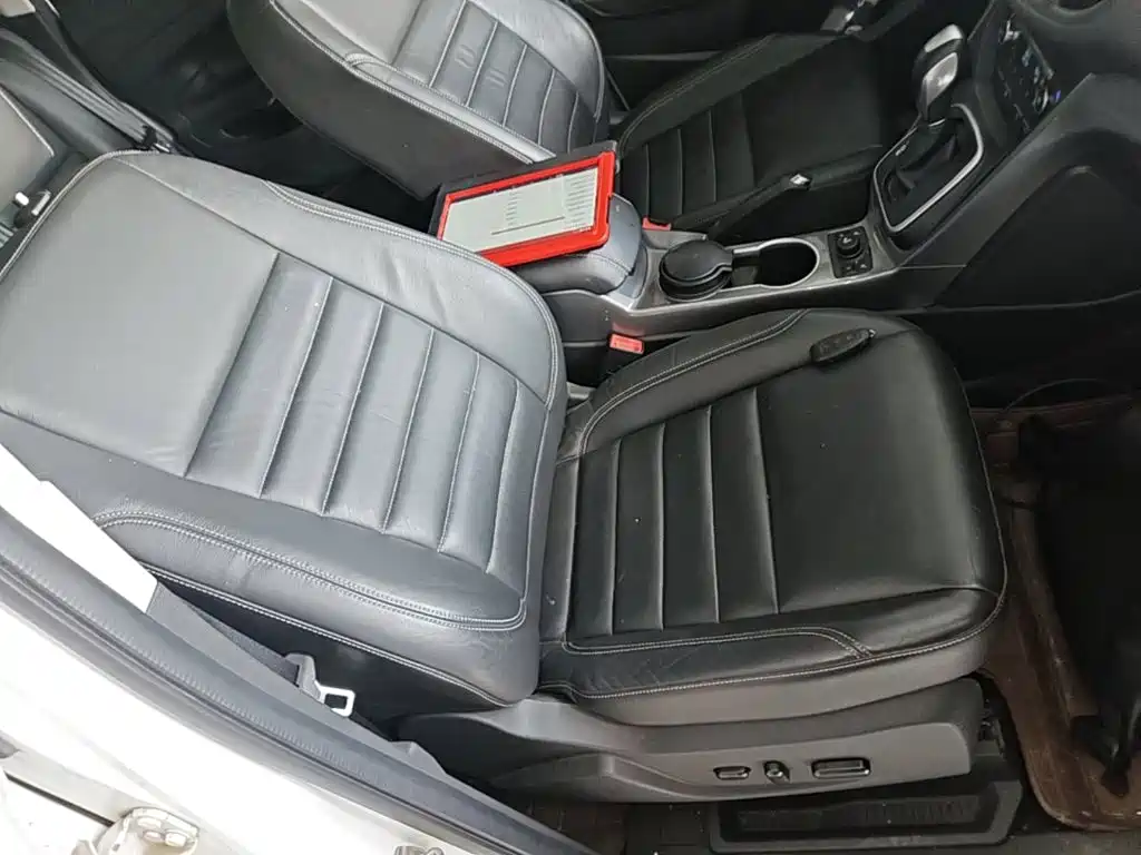 Ford Kuga 2015 — фото 25
