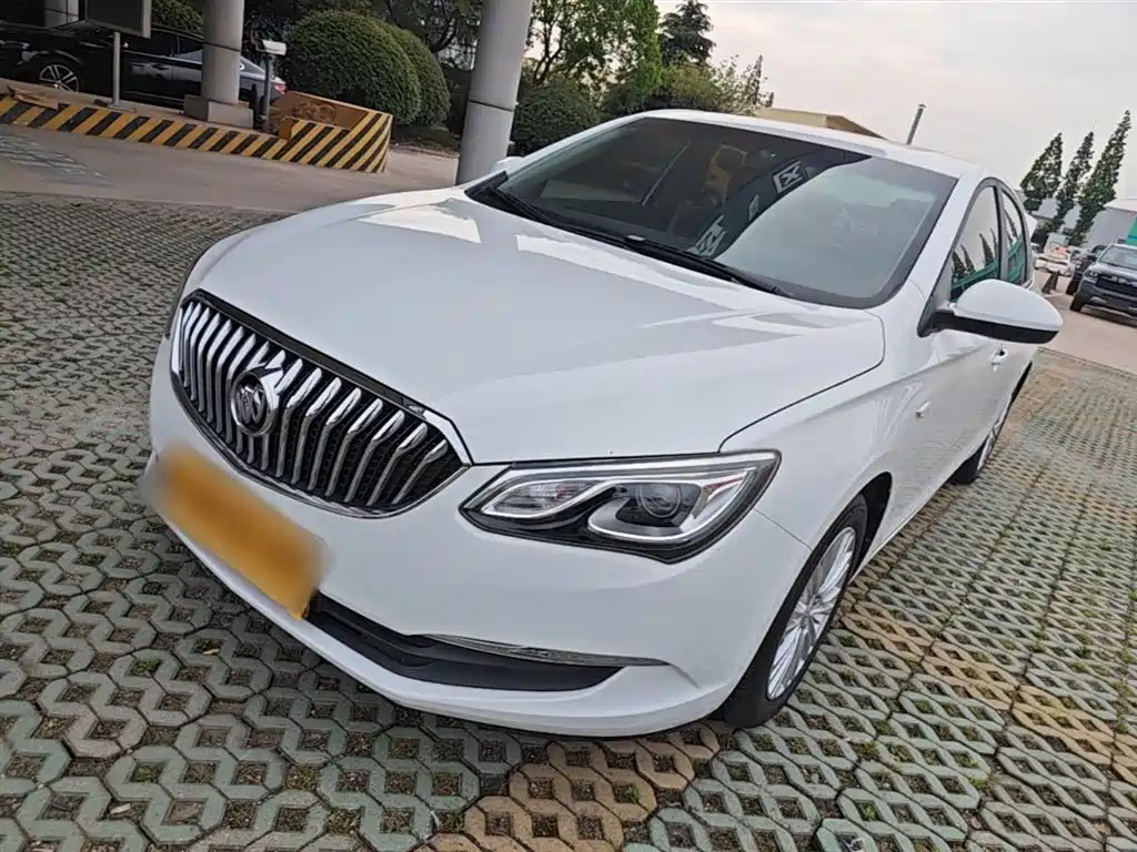 Buick Excelle 2017 — фото 1