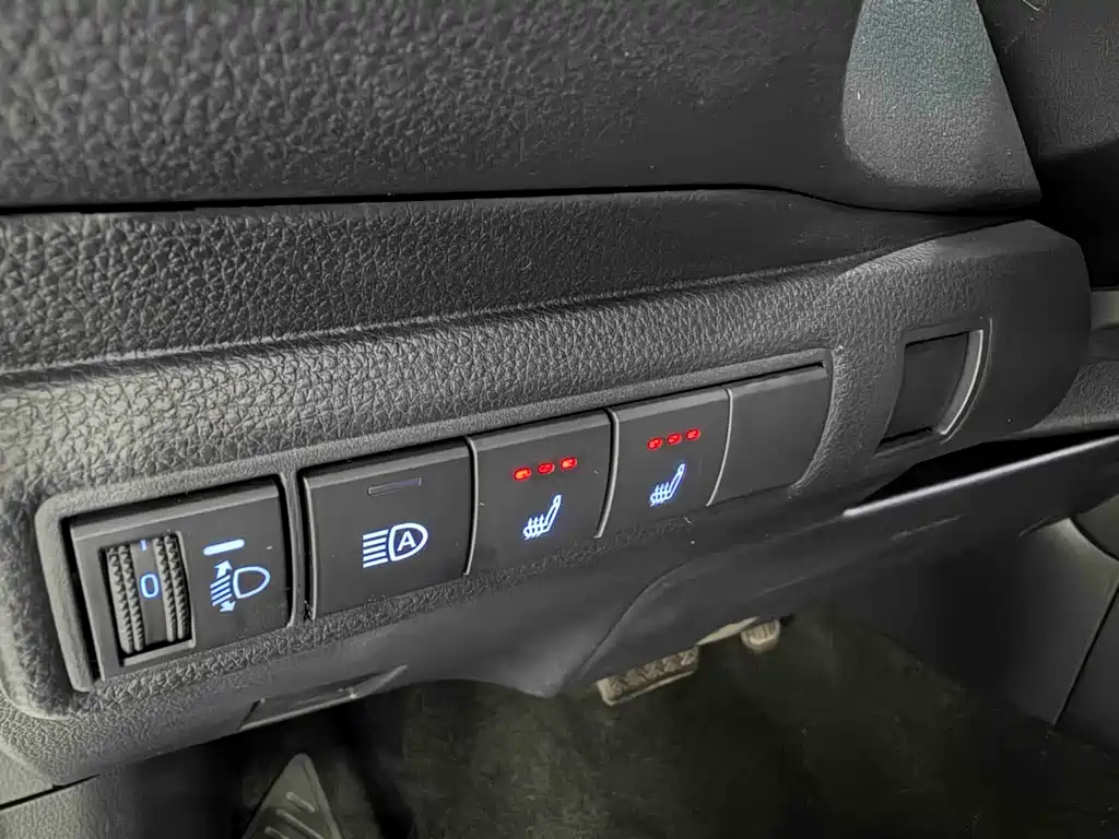 Toyota Corolla 2023 — фото 10