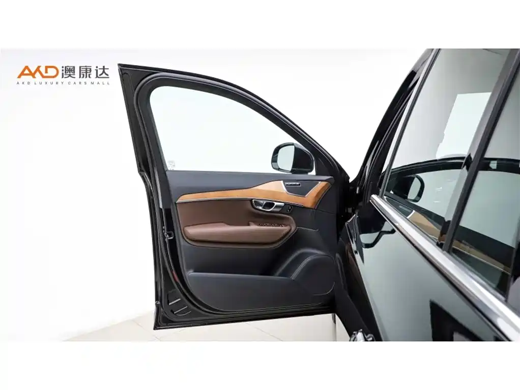 Volvo XC90 2022 — фото 10