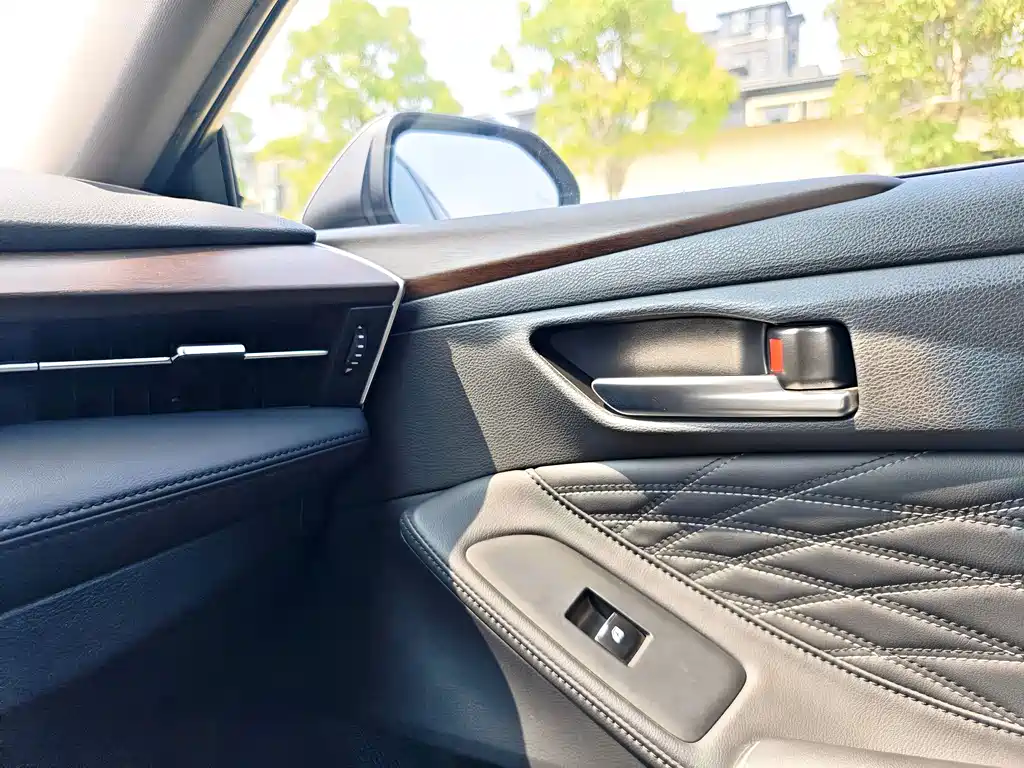 Toyota Avalon 2019 — фото 24