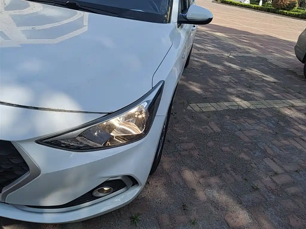 Hyundai Elantra 2018 — фото 24