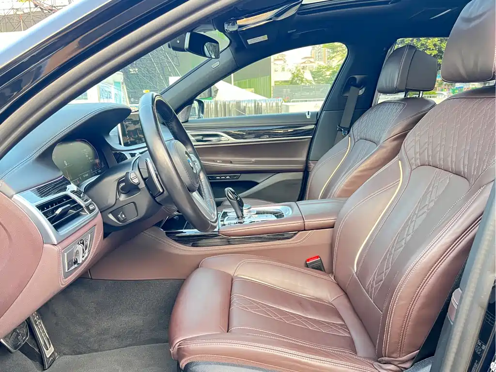 BMW 7 Series 2023 — фото 13