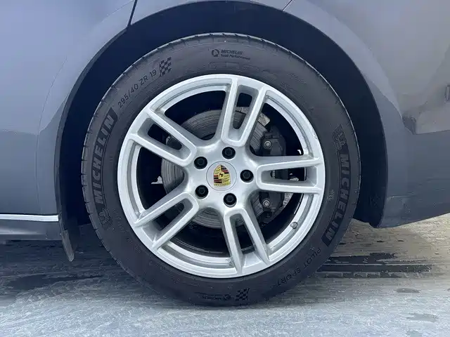 Porsche Panamera 2018 — фото 18