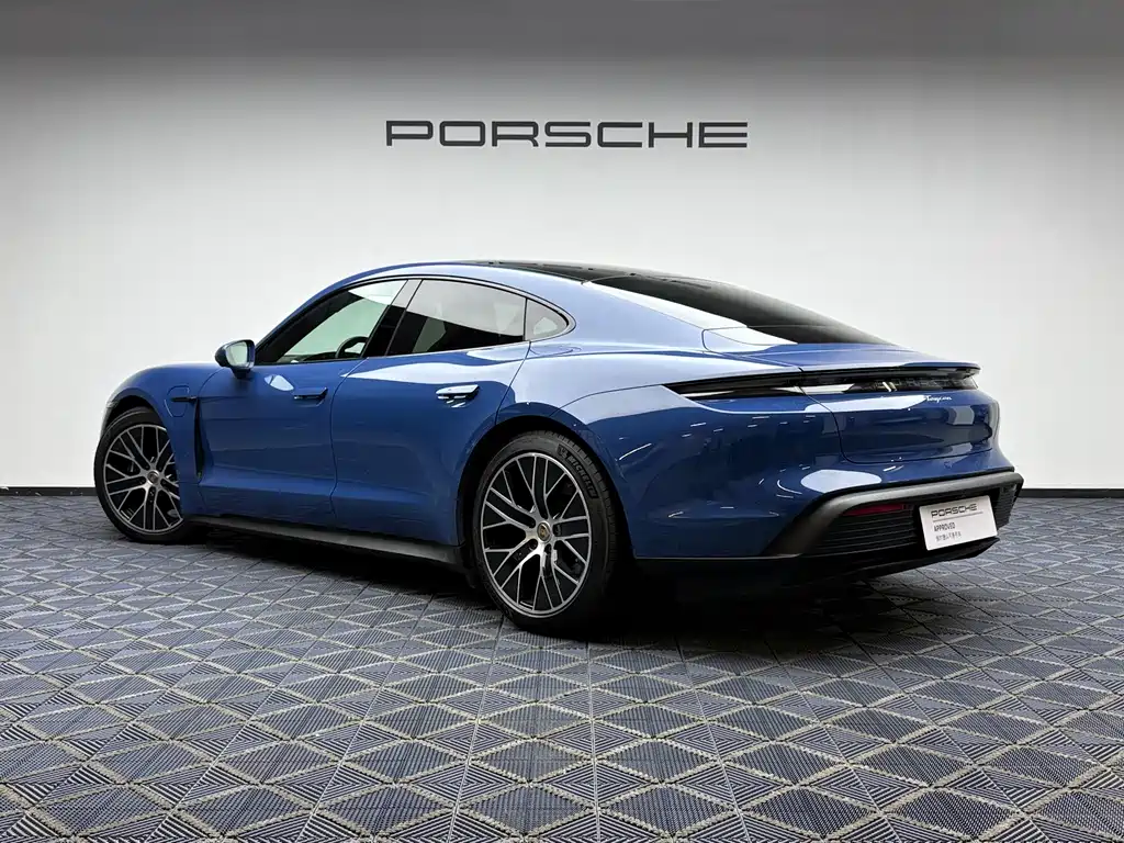 Porsche Taycan 2023 — фото 9