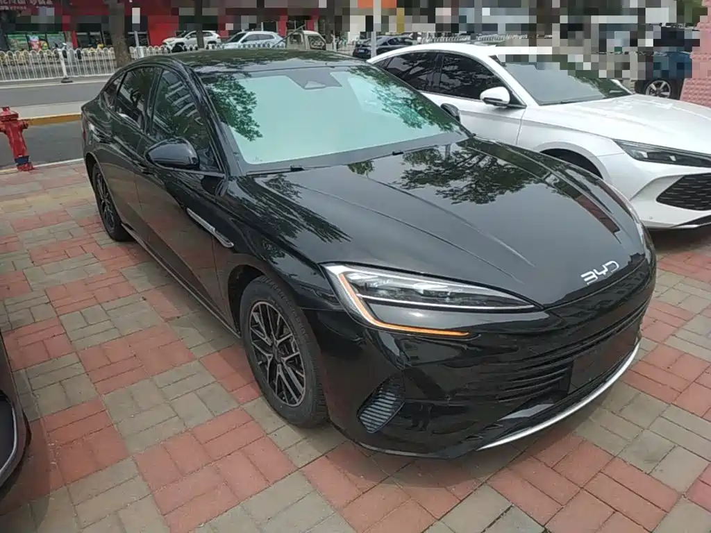 BYD Seal 07 DM-i 2025 — фото 4