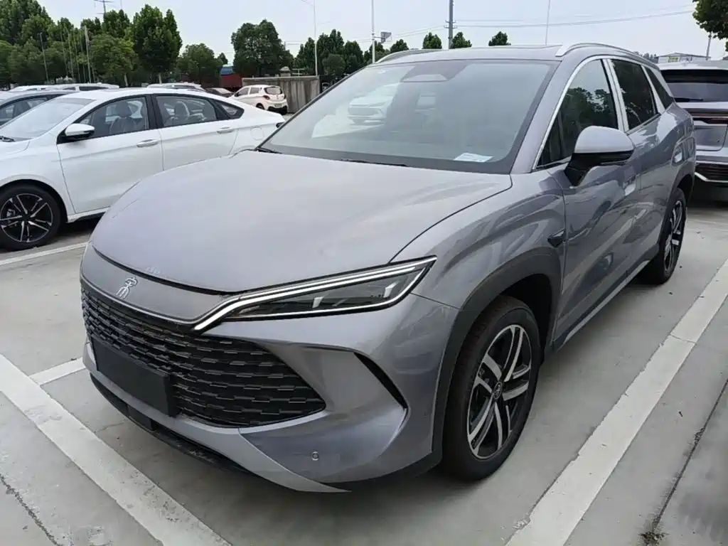 BYD L DM-i 2026 — фото 2