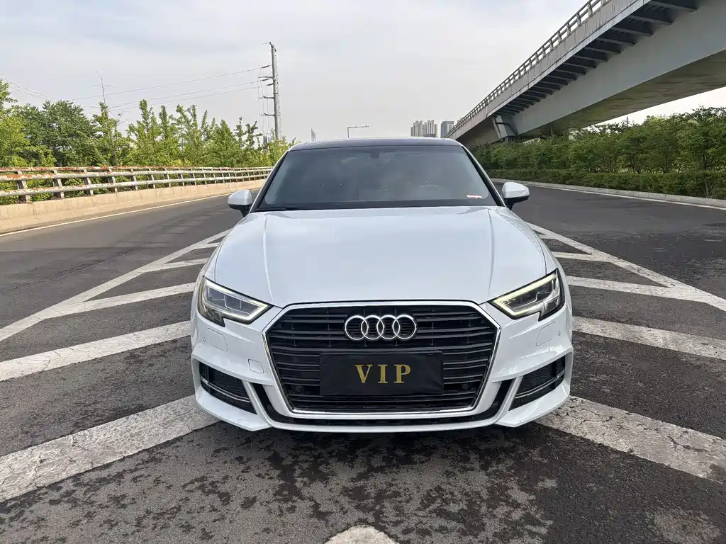 Audi A3 2019 — фото 2