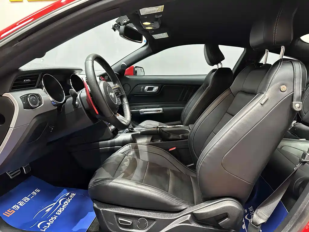 Ford Mustang 2018 — фото 13