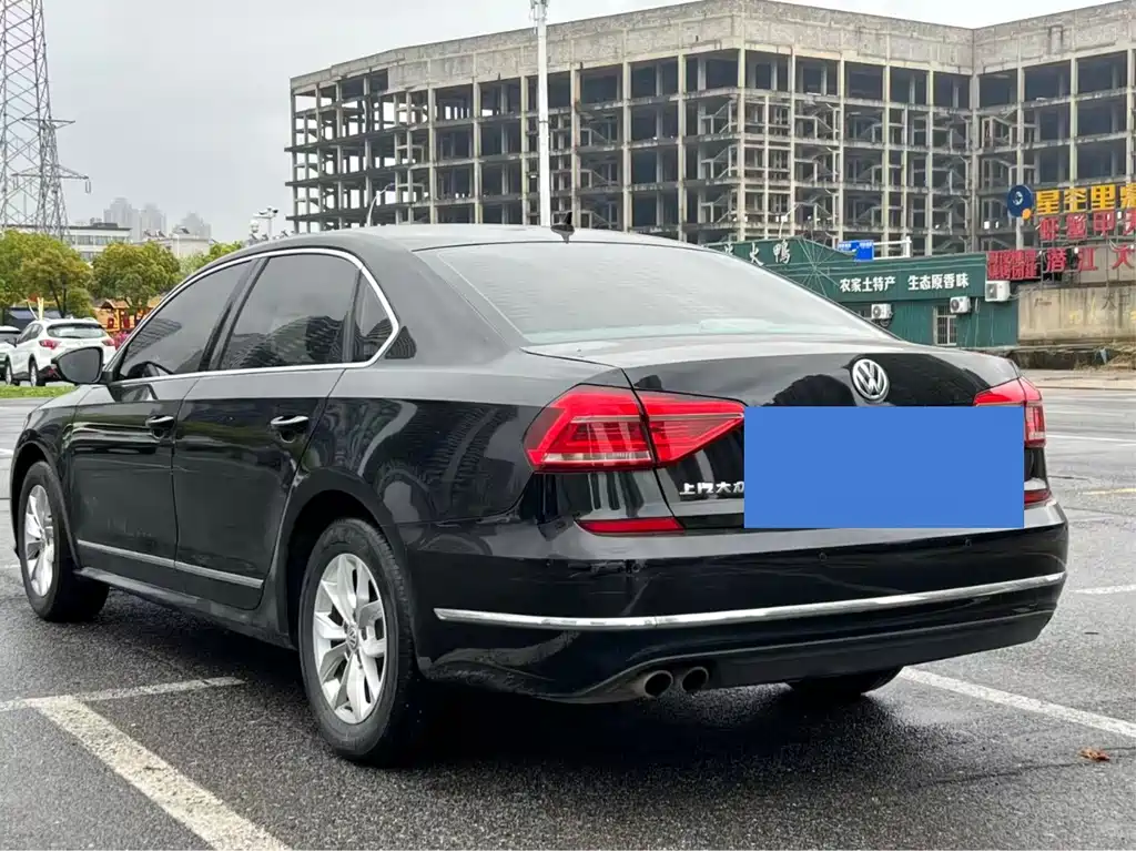 Volkswagen Passat 2018 — фото 13