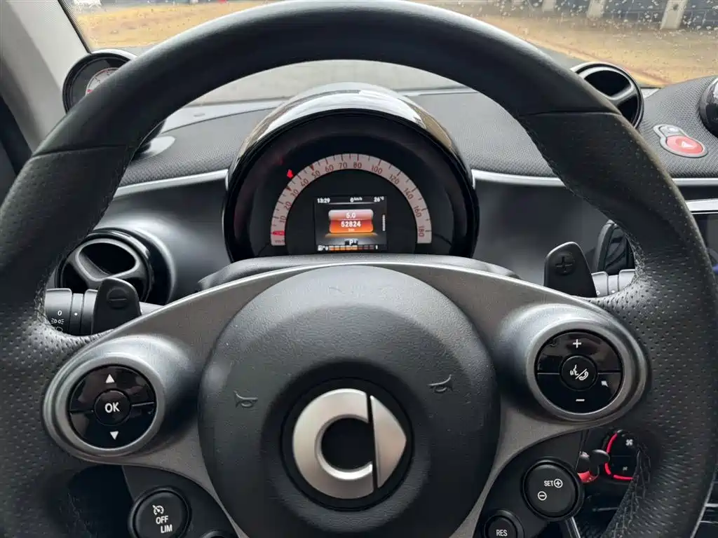 smart Fortwo 2018 — фото 8