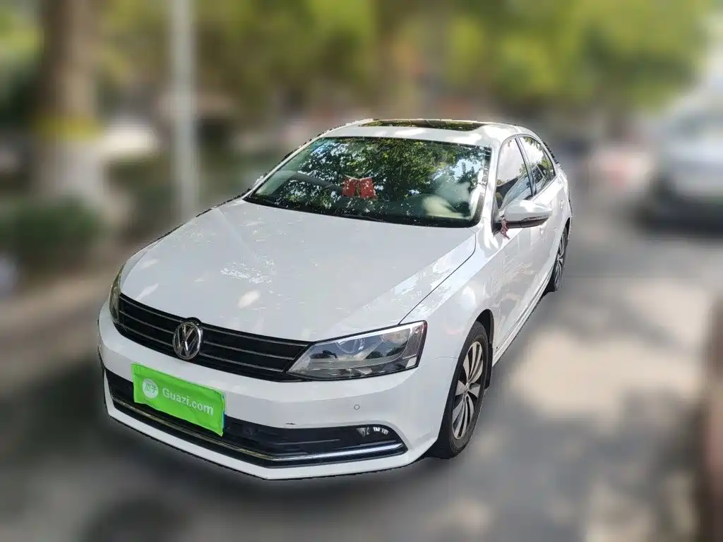Volkswagen Sagitar 2016