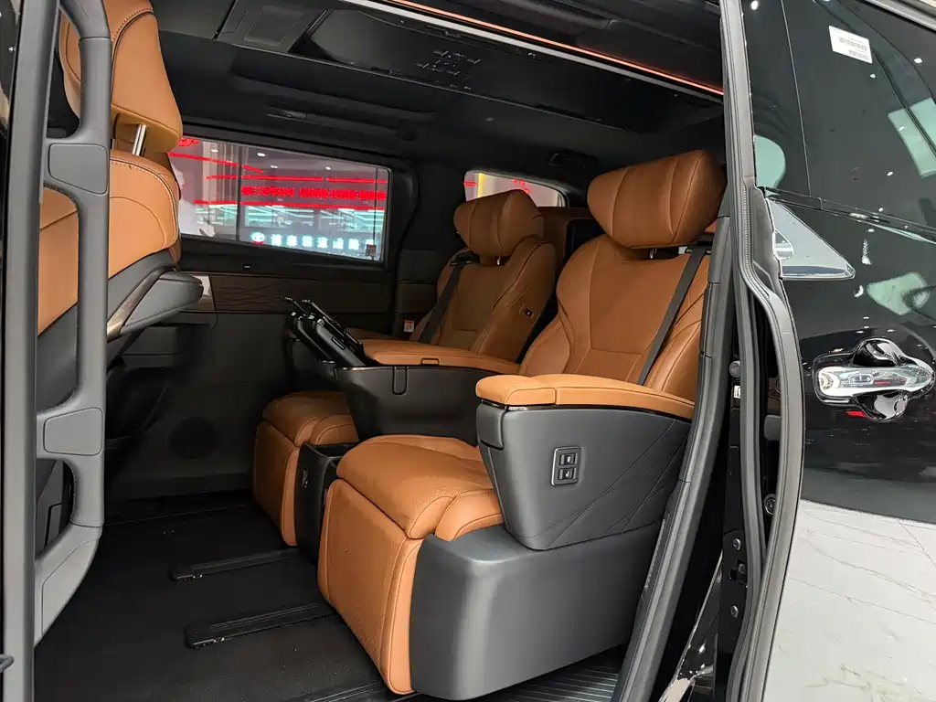 Toyota Alphard 2025 — фото 9