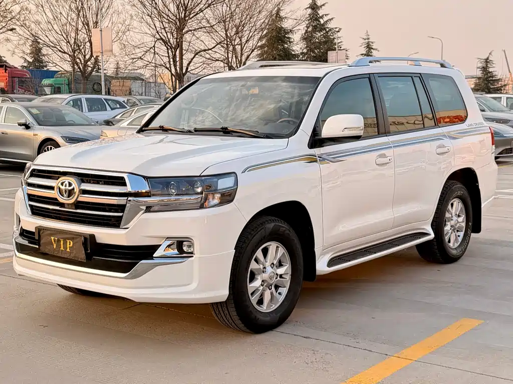 Toyota Land Cruiser 2014 — фото 1