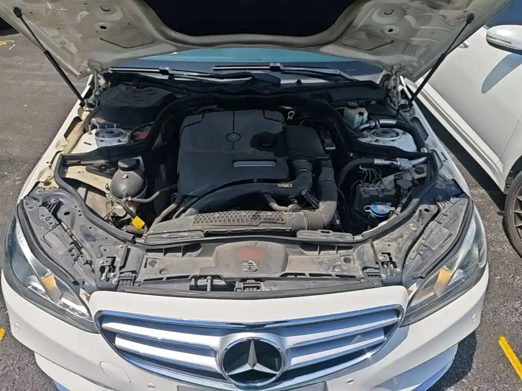Mercedes-Benz E-Class 2015 — фото 20