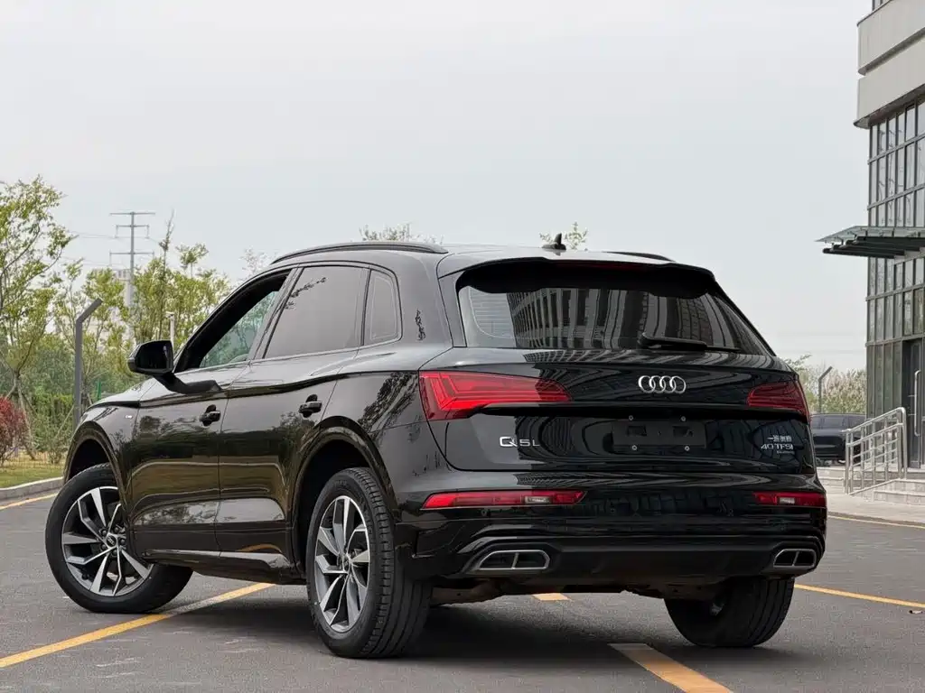Audi Q5L 2023