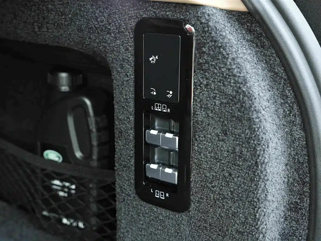 Land Rover Range Rover 2024 — фото 19