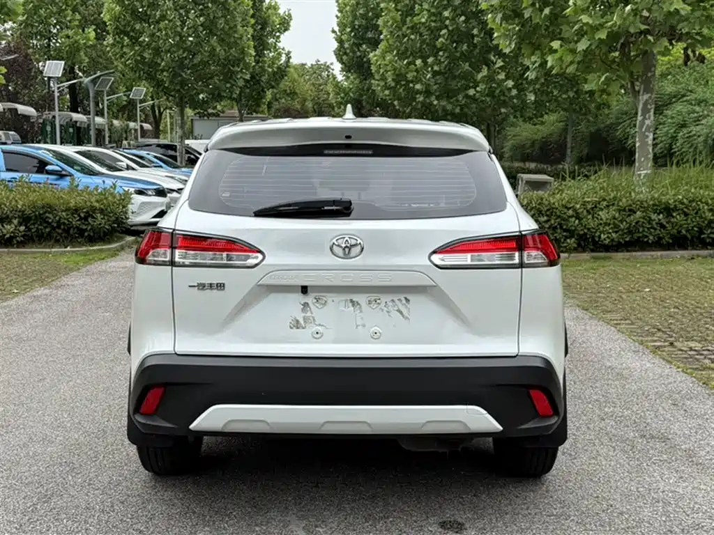 Toyota Corolla Cross 2023 — фото 13