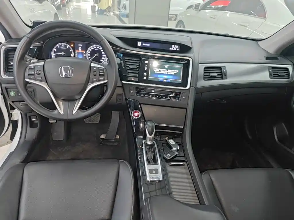 Honda Spirior 2017 — фото 10