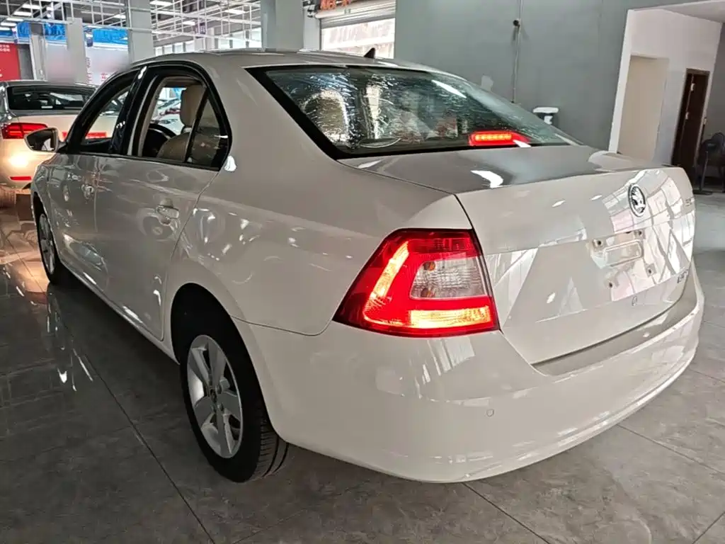 Skoda Rapid 2015