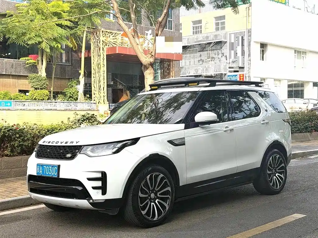 Land Rover Discovery 2017 — фото 1